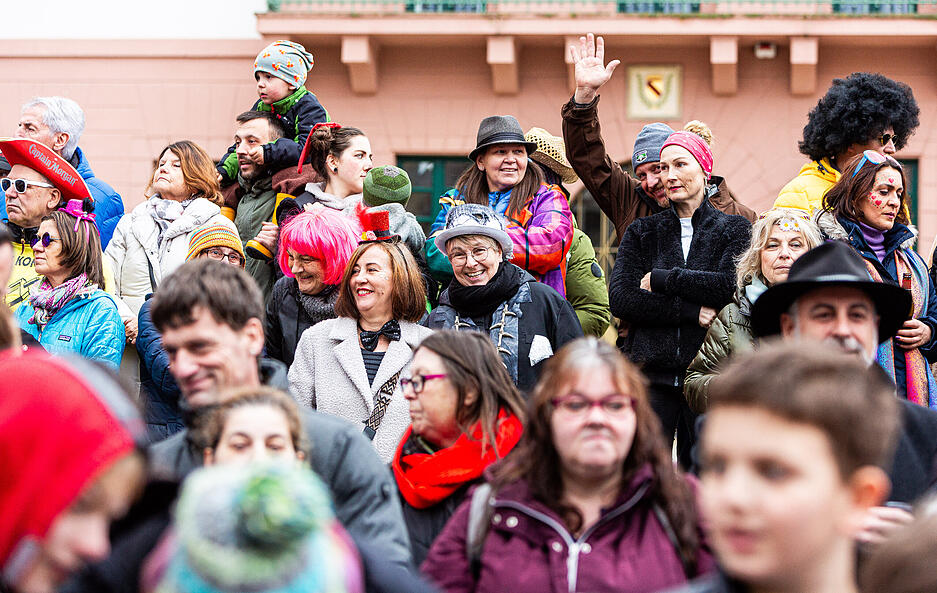 Faschings-Fans beim Leiergassenumzug in Eppingen