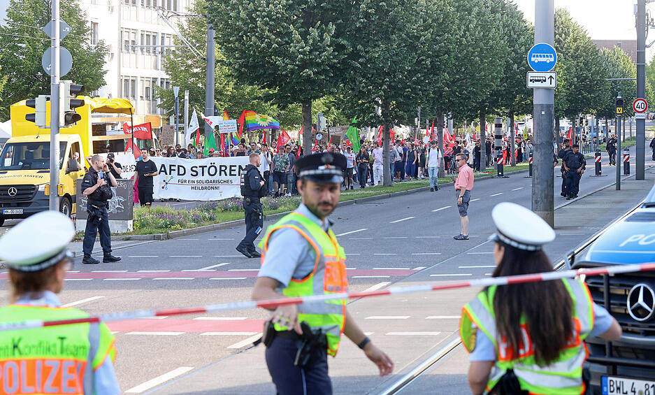 Die Einsatzkräfte sollen für Sicherheit sorgen.