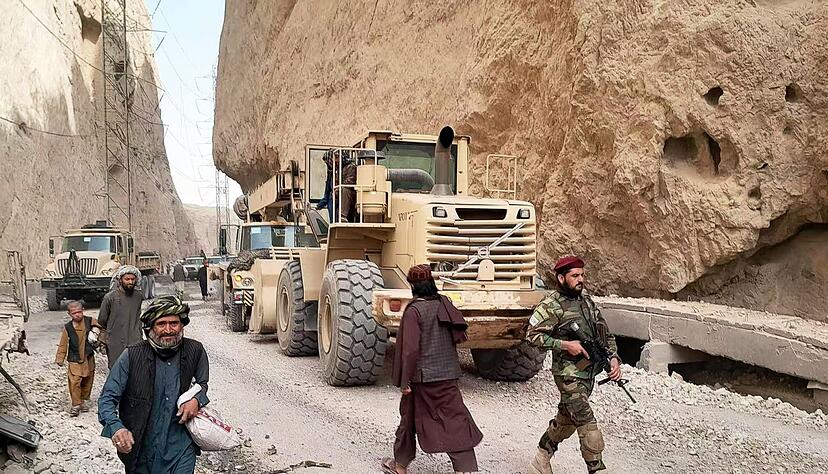Die Aufräumarbeiten lauf auf Hochtouren. Die Aufräumarbeiten lauf auf Hochtouren.