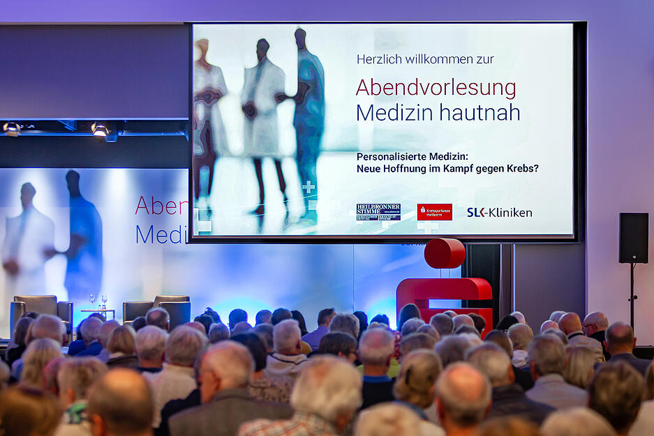 Abendvorlesung "Medizin hautnah" in der KSK Heilbronn – Welche neuen Behandlungen gegen Krebs angewandt werden
