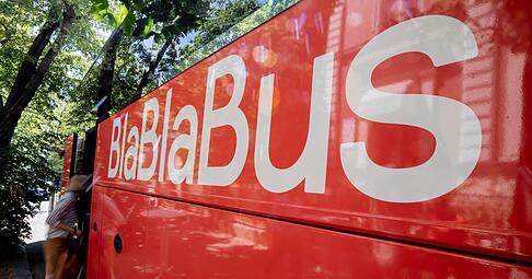 Das Unternehmen BlaBlaCar stellt sein Busnetz ein. (Archivbild)