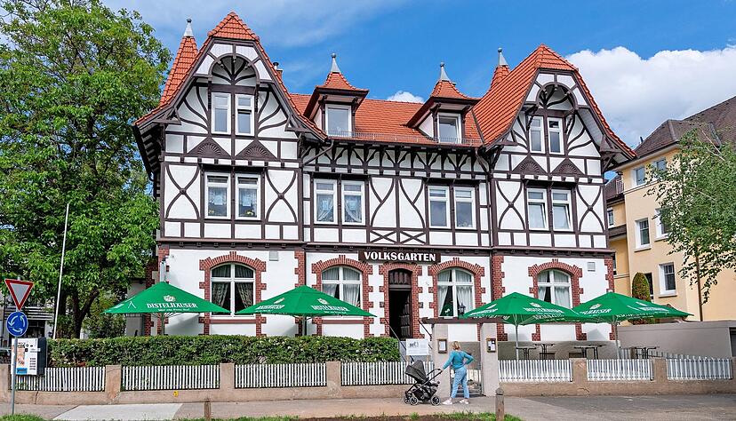 Seit Samstag hat das traditionsreiche Restaurant Volksgarten im Heilbronner Osten wieder ge&ouml;ffnet. Auf der Speisekarte finden sich regionale, italienische und nepalesische Spezialit&auml;ten.