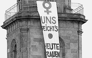 Am legendären Streiktag, 8. März 1994, gingen 3000 Frauen auf die Straße.