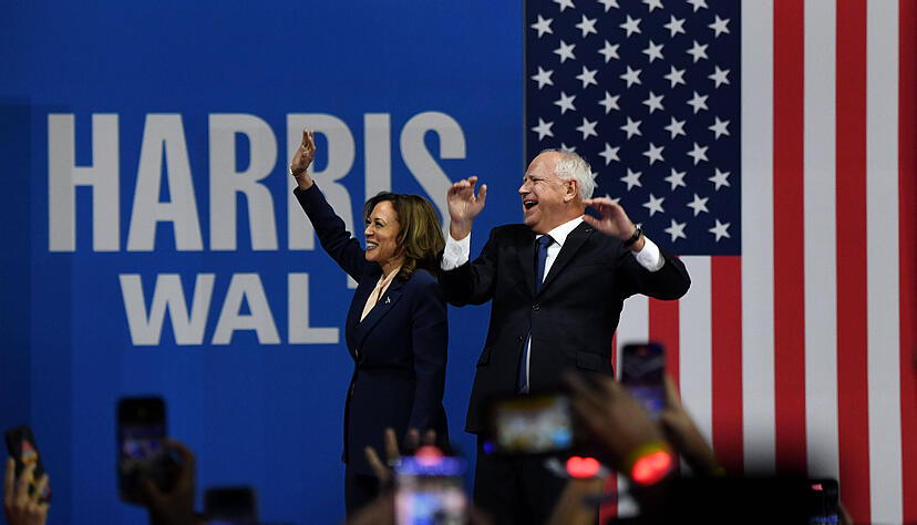 US-Präsidentschaftstkandidatin führt ihren Vize Tim Walz in Philadelphia in den Wahlkampf ein. US-Präsidentschaftstkandidatin führt ihren Vize Tim Walz in Philadelphia in den Wahlkampf ein.
