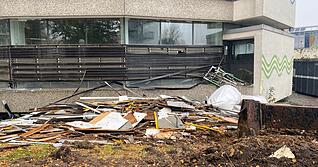 Das Therapiezentrum wird zurzeit noch entkernt. Mitte November soll das Gebäude dann abgerissen werden.