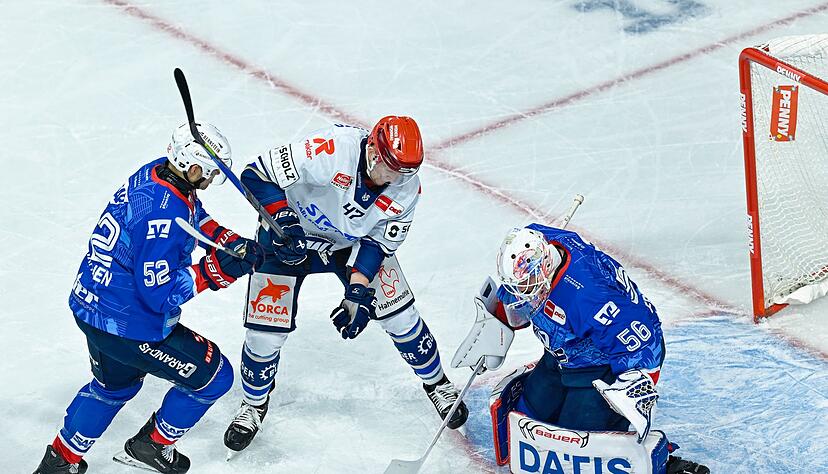 Tr&auml;gt weiter das Adler-Trikot: Nicolas Mattinen