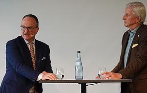 Der Ökonom Lars P. Feld (links) und Moderator Uwe Ralf Heer, Chefredakteur der Heilbronner Stimme, im Gespräch. Der Ökonom Lars P. Feld (links) und Moderator Uwe Ralf Heer, Chefredakteur der Heilbronner Stimme, im Gespräch.