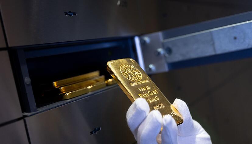 Gold gilt vielen Anlegern als sicherer Hafen in Zeiten politischer Krisen (Archivbild)