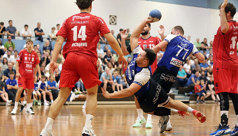 Weinsbergs Neuzugänge wie Samuel Schmid (beim Wurf) wussten durchaus zu gefallen. Weinsbergs Neuzugänge wie Samuel Schmid (beim Wurf) wussten durchaus zu gefallen.