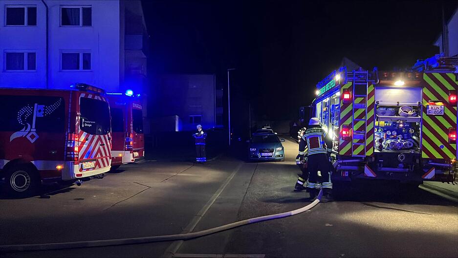 Vor Ort waren etwa 100 Einsatzkräfte. Vor Ort waren etwa 100 Einsatzkräfte.