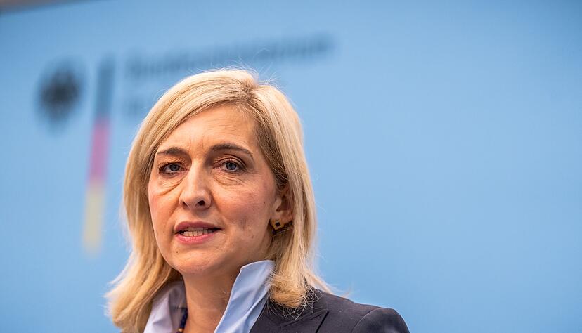 &laquo;Zur Wahrheit geh&ouml;rt aber auch, dass die niedrigschwellige M&ouml;glichkeit der telefonischen Krankschreibung missbr&auml;uchlich ausgenutzt werden kann&raquo;, sagte Warken. (Archivbild)