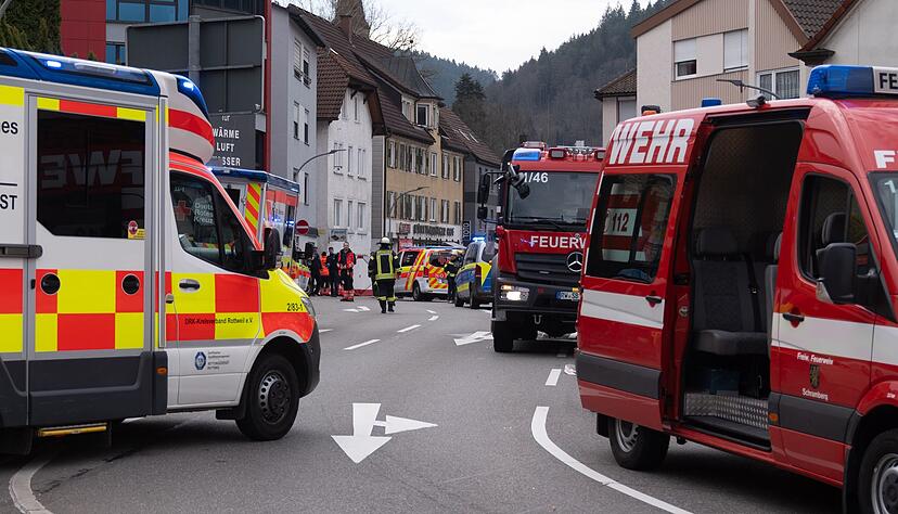 F&uuml;r die Angeh&ouml;rigen soll eine Halle ge&ouml;ffnet werden, in der sie gemeinsam trauern k&ouml;nnen.