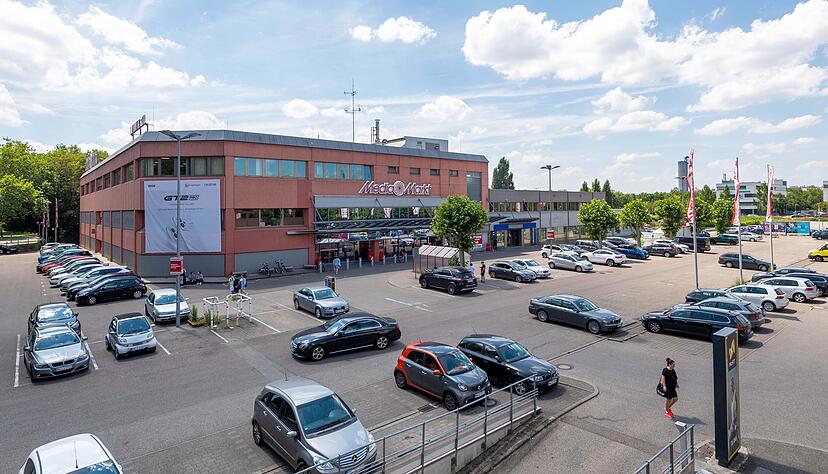 Im Gebäude des Media Markts in Heilbronn sind auch Verwaltungsbereiche des Konzerns untergebracht. Eine Abteilung wird nun allerdings nach Spanien verlagert − etwa 80 Beschäftigte verlieren ihren Arbeitsplatz.