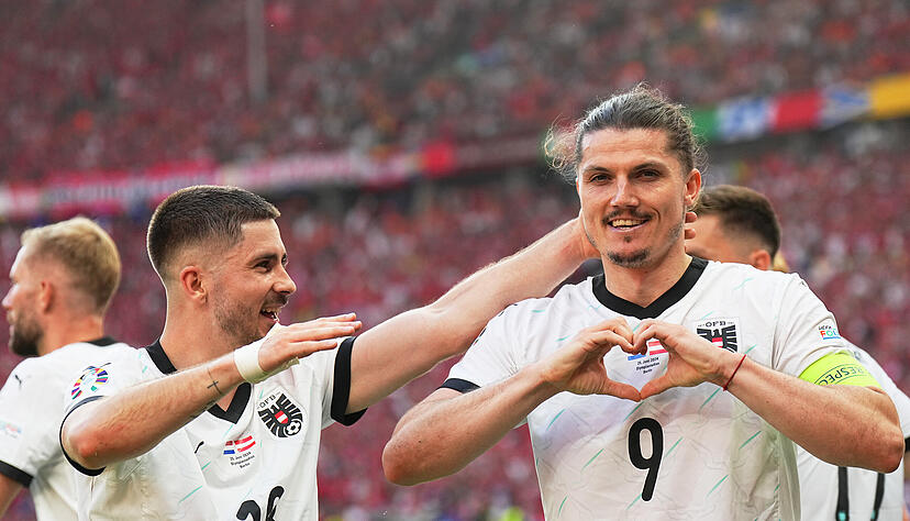 Österreich sorgt für die Überraschung der EM 2024 und holt den Gruppensieg vor Frankreich und den Niederlande. Marcel Sabitzer machte den 3:2-Siegtreffer. Österreich sorgt für die Überraschung der EM 2024 und holt den Gruppensieg vor Frankreich und den Niederlande. Marcel Sabitzer machte den 3:2-Siegtreffer.