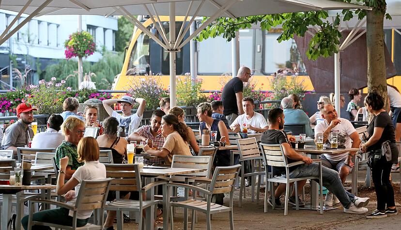 Am Donnerstag dürfen Heilbronner Gastronomen wieder Gäste empfangen - bis zur Sperrstunde um 21 Uhr. Foto: Archiv/Seidel