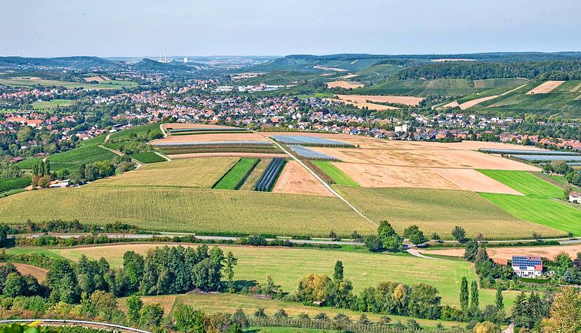 Einen herrlichen Blick hat man vom Paradies im Obersulmer Teilort Eschenau auf Affaltrach (im Vordergrund), Willsbach und Sülzbach (im Hintergrund).
Fotos: Christiana Kunz/Archiv Meier, Heibel Einen herrlichen Blick hat man vom Paradies im Obersulmer Teilort Eschenau auf Affaltrach (im Vordergrund), Willsbach und Sülzbach (im Hintergrund).
Fotos: Christiana Kunz/Archiv Meier, Heibel