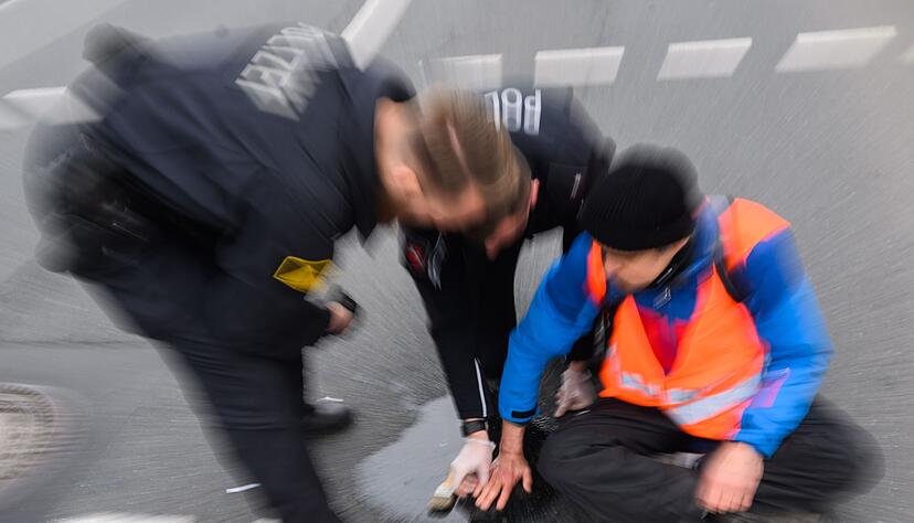 Klima-Aktivisten verz&ouml;gern die Anreise f&uuml;r Union-Fans vor der Partie gegen Braga.