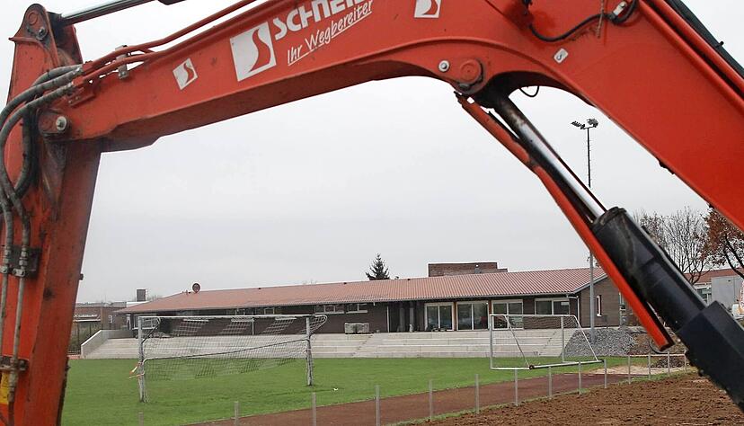 Der Neubau mit einer kleinen Stehplatztribüne am Rasen in Pfedelbach steht. Dies war in der Hinrunde die größte Baustelle der Landesliga-Fußballer − neben der mangelnden Effektivität vor dem Tor.