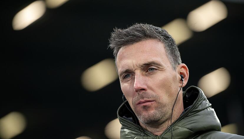 KSC-Trainer Christian Eichner muss f&uuml;r die Ausf&auml;lle in der Defensive L&ouml;sungen finden. (Archivbild).