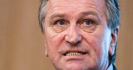 Manfred Lucha (Bündnis 90/Die Grünen) spricht.