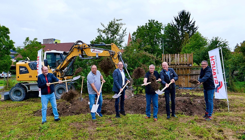 Symbolischer Spatenstich für ein zukunftsweisendes Bauprojekt.