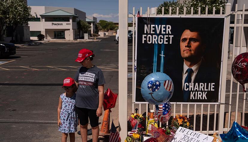 &Uuml;ber seine Plattformen, darunter auch ein erfolgreicher Podcast, erreichte Kirk Millionen junger Menschen.