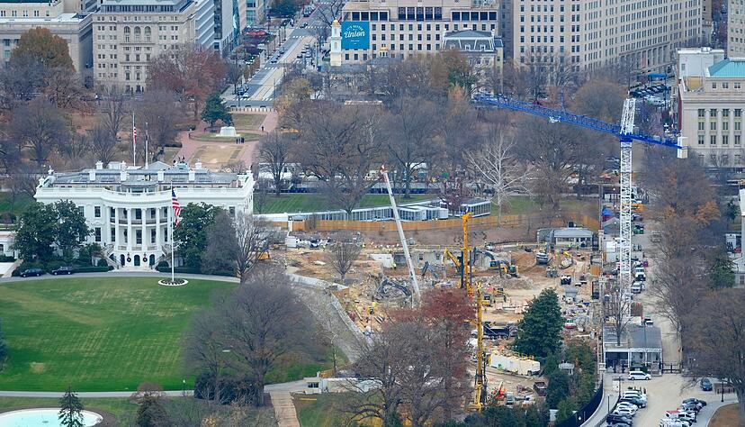 Der Ostfl&uuml;gel des Wei&szlig;en Hauses musste dem Projekt bereits weichen. (Archivbild)