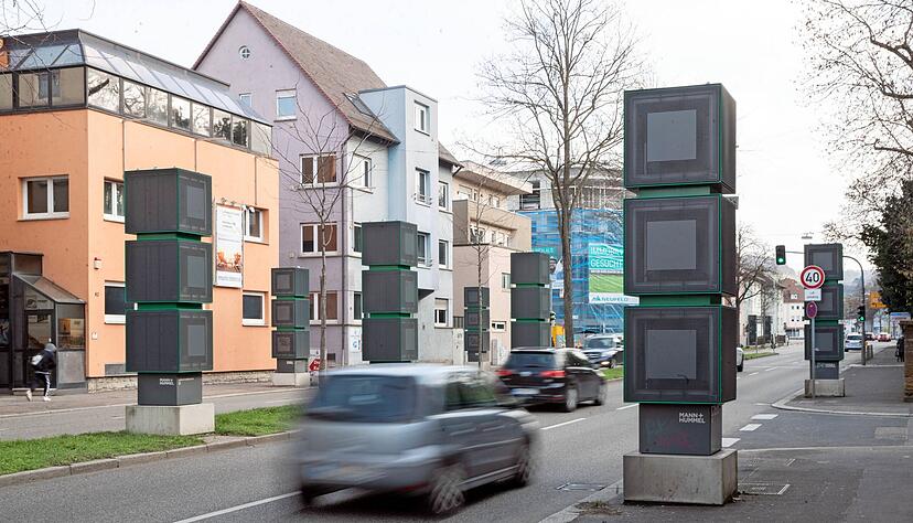 Die Luftfilteranlagen prägten knapp drei Jahre lang das Bild der Weinsberger Straße. Im März wurden sie wieder abgebaut.