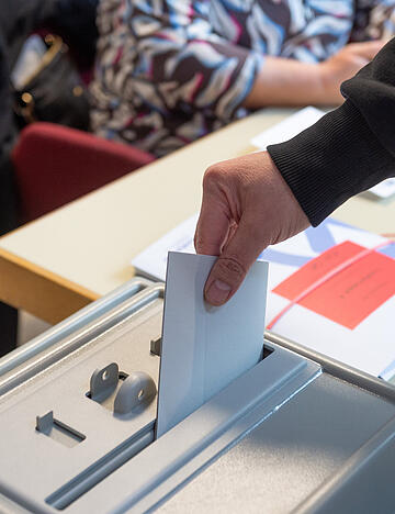 Jede Stimme z&auml;hlt: Der knappe Wahlausgang bei der Landtagswahl l&auml;sst Spekulationen &uuml;ber die Regierungsbildung ins Kraut schie&szlig;en.