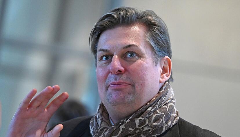 Die Pr&auml;sentation von Krahs Roman &laquo;Die Reise nach Europa&raquo; war urspr&uuml;nglich am 21. M&auml;rz 2026 als Programmpunkt vorgesehen.