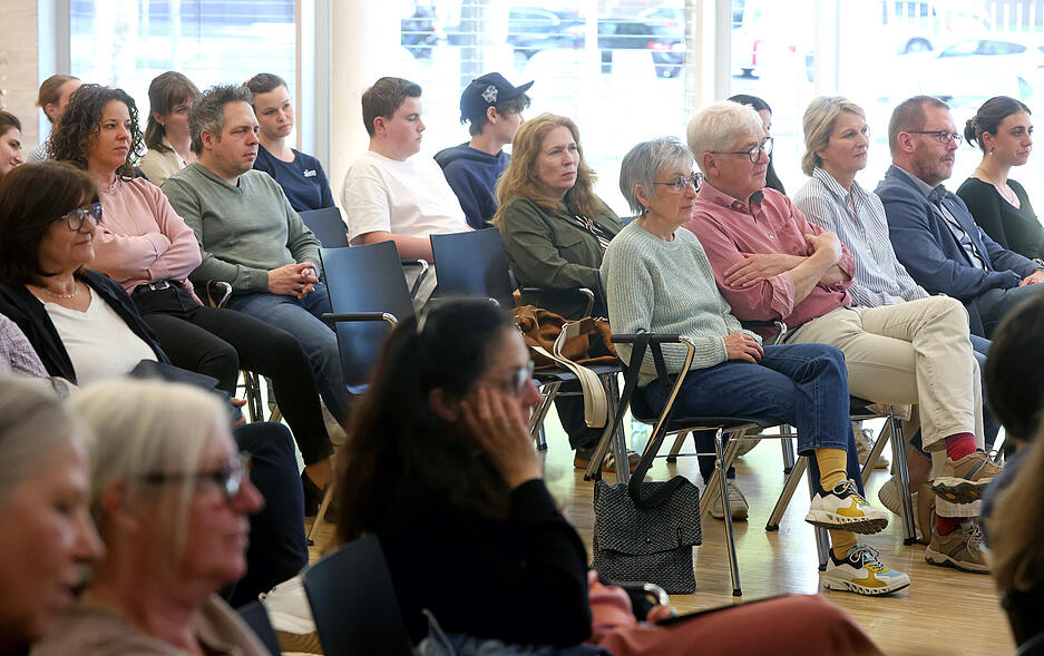 Rund 80 G&auml;ste sind gekommen, um bei der Reihe &bdquo;Bildung auf den Punkt&ldquo; von Heilbronner Stimme und der Akademie f&uuml;r Innovative Bildung und Management (AIM) &uuml;ber das Ph&auml;nomen Gaming zu sprechen.