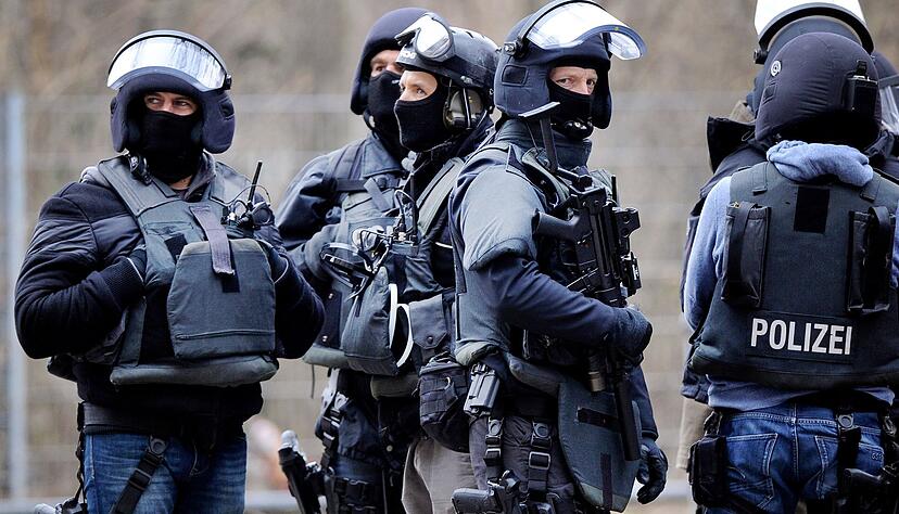 Das Spezialeinsatzkommando war in Leimen (Rhein-Neckar-Kreis) wegen eines gesuchten Mannes im Einsatz. (Symbolbild)