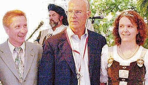 Mit dem (Wein-)Schlüssel zum Erfolg: der Kaiser 2001 in Öhringen.
Foto: Archiv