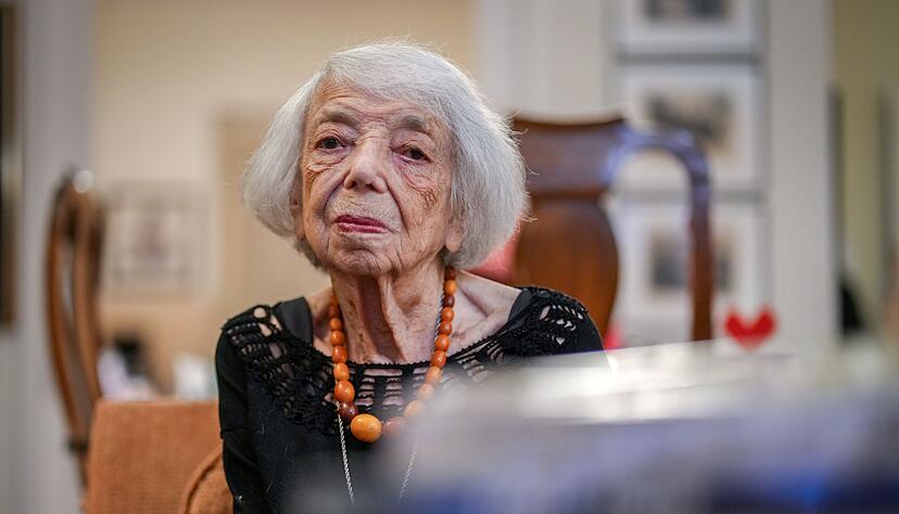 Margot Friedländer wanderte nach der Befreiung in die USA aus, kam aber mit 88 Jahren in ihre Heimat Berlin zurück. Margot Friedländer wanderte nach der Befreiung in die USA aus, kam aber mit 88 Jahren in ihre Heimat Berlin zurück.