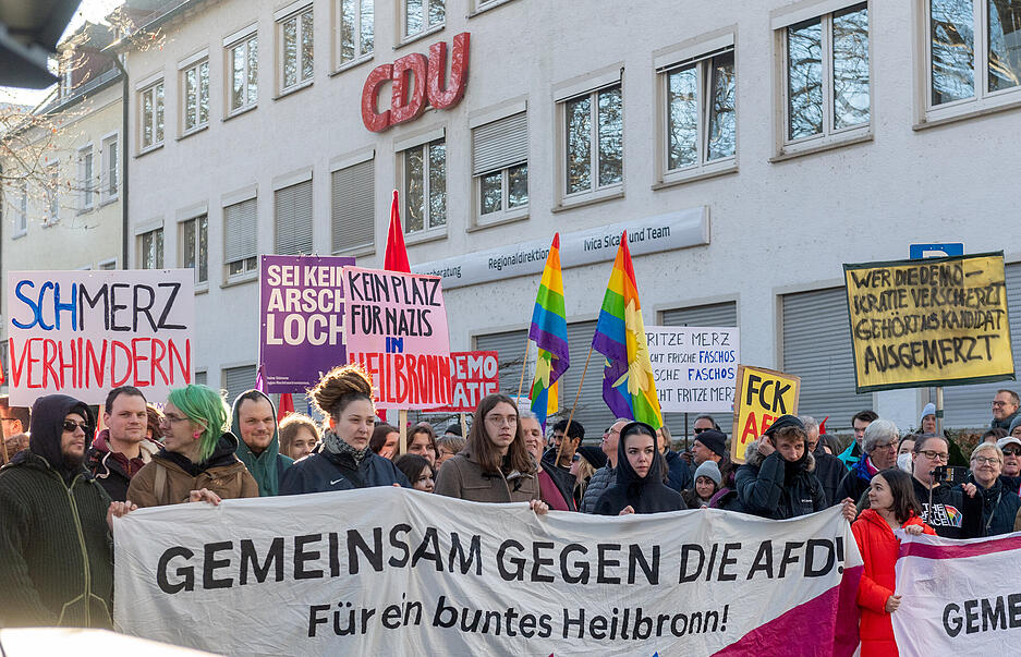 Das Netzwerk gegen Rechts hat zu einer Kundgebung am Samstagnachmittag in Heilbronn aufgerufen.