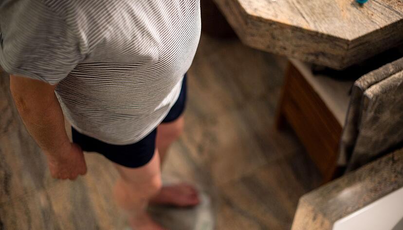 &Uuml;bergewicht, Bewegungsmangel und Stress beg&uuml;nstigen hormonelle Ver&auml;nderungen im Alter.