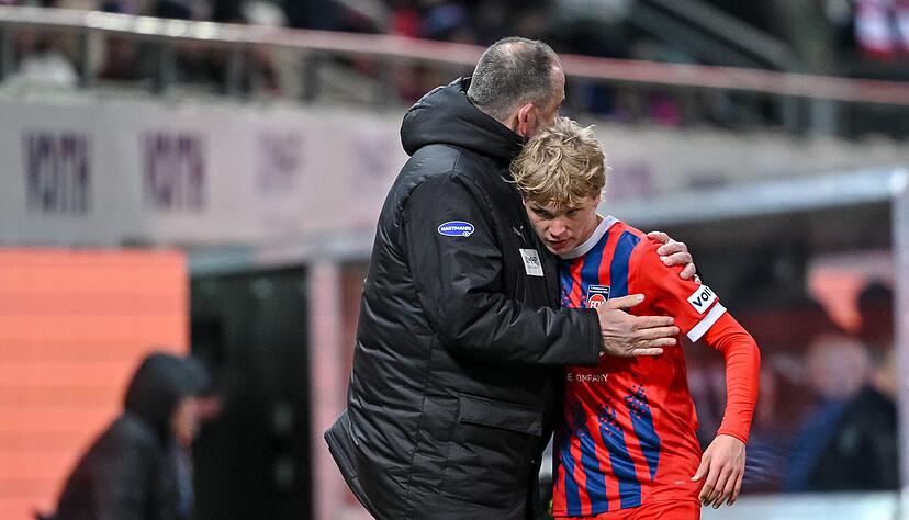 Frans Krätzig und Trainer Frank Schmidt dürfen jubeln. Frans Krätzig und Trainer Frank Schmidt dürfen jubeln.