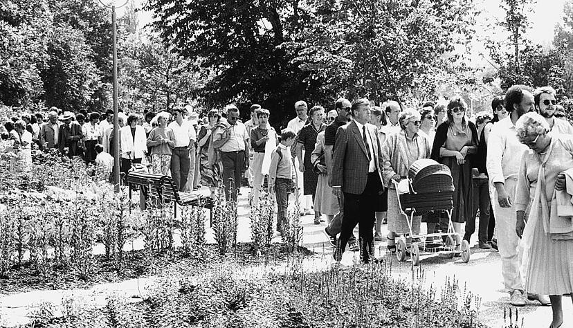 Bei der Laga 1986 gab es nicht nur Stauden, Blumen, regionale Produkte und allerhand anderes Grün zu sehen, sondern auch Skulpturen.
Fotos: Archiv Bei der Laga 1986 gab es nicht nur Stauden, Blumen, regionale Produkte und allerhand anderes Grün zu sehen, sondern auch Skulpturen.
Fotos: Archiv