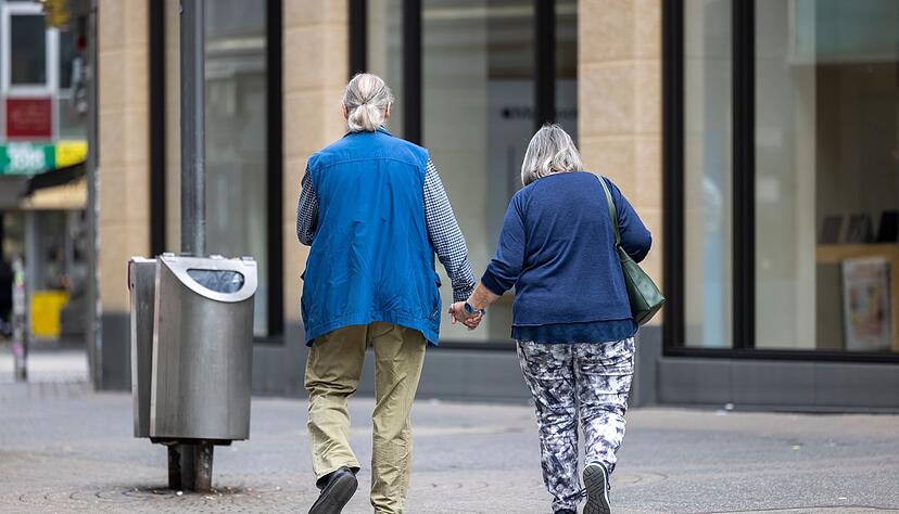 1.668 Euro erhalten Rentnerinnen und Rentner im Schnitt nach 45 Versicherungsjahren. (Archivbild)