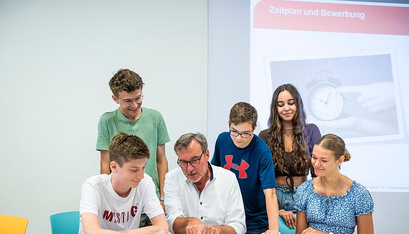 Regelm&auml;&szlig;ig bekommen die Sch&uuml;ler des Justinus-Kerner-Gymnasiums Besuch von Berufsberater J&uuml;rgen Haas von der Agentur f&uuml;r Arbeit.
Foto:Christiana Kunz