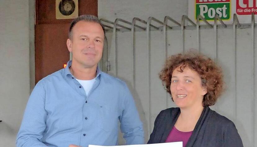 Spende von Audi: Rainer Schirmer und Alexandra Gutmann.Foto: privat