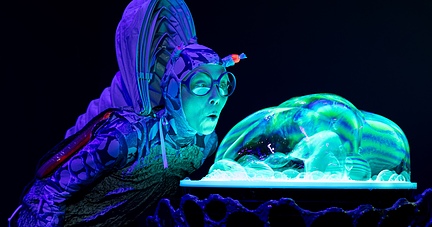 Das berührende Stück „Lumina“ kommt ganz ohne Worte aus. Das berührende Stück „Lumina“ kommt ganz ohne Worte aus.