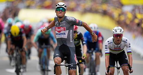 Mathieu van der Poel stürmt zum Sieg.