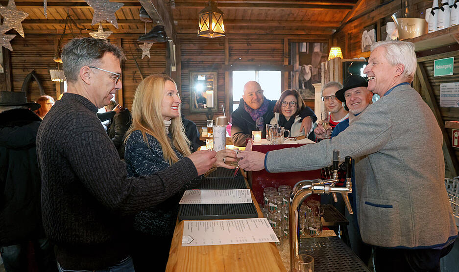 Zum Weihnachtsfest m&ouml;chte sich die Stimme Mediengruppe mit dem Verein Menschen in Notmit einer besonderen Aktion bei allen Unterst&uuml;tzern bedanken.
