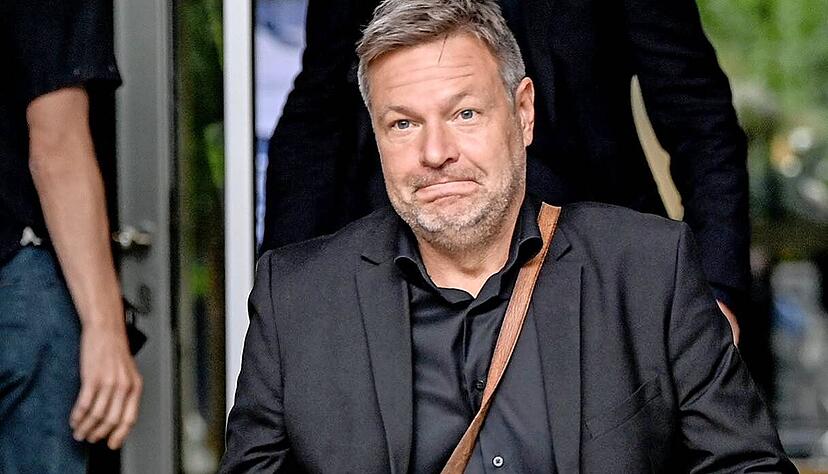 Königsmacher einer neuen Regierung? Grünen-Chef Robert Habeck. Foto: dpa Königsmacher einer neuen Regierung? Grünen-Chef Robert Habeck. Foto: dpa