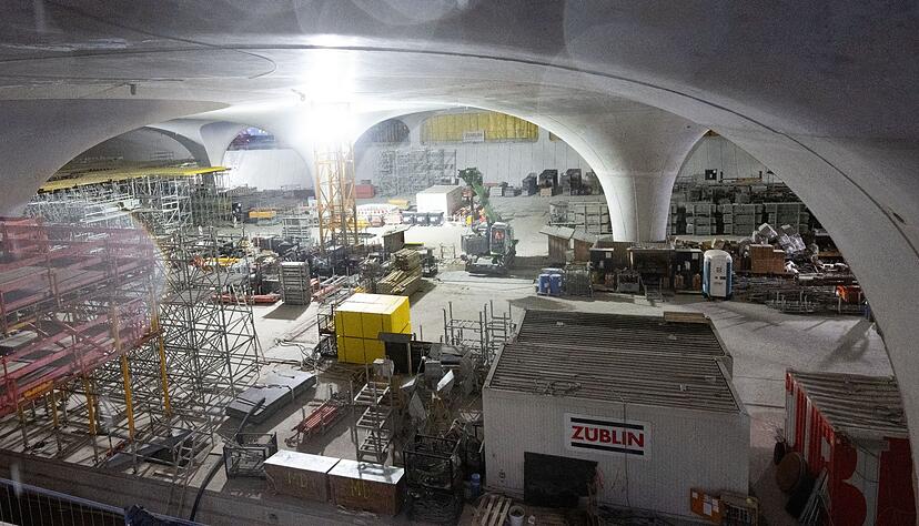 Blick in die Halle des neuen Bahnhofs im Rahmen des milliardenschweren Bahnprojekts Stuttgart 21.