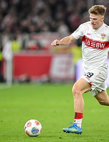 Finn Jeltsch (VfB Stuttgart) in Aktion. (Symbolbild)