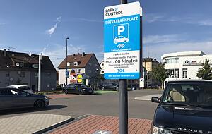 Wer hier länger als 60 Minuten parkt, muss mit einem teuren Strafzettel rechnen. Foto: Adrian Hoffmann Wer hier länger als 60 Minuten parkt, muss mit einem teuren Strafzettel rechnen. Foto: Adrian Hoffmann