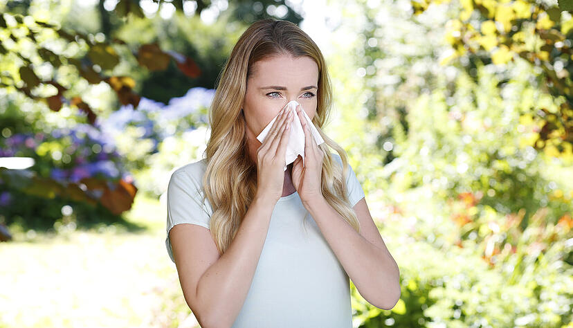 Was hilft gegen Heuschnupfen und Allergien? Foto: Emser/obs Was hilft gegen Heuschnupfen und Allergien? Foto: Emser/obs