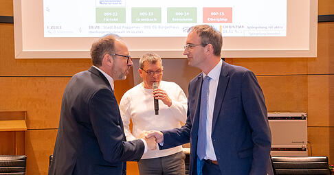 Christian Schulz gratuliert Sebastian Frei bei der Oberbürgermeisterwahl in Bad Rappenau. Christian Schulz gratuliert Sebastian Frei bei der Oberbürgermeisterwahl in Bad Rappenau.